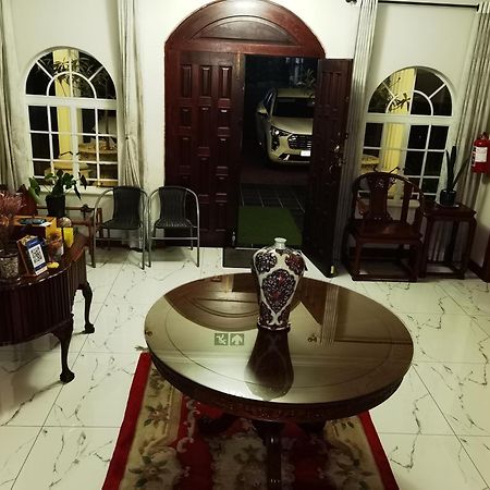 Lotus Guest House Йоханнесбург Экстерьер фото