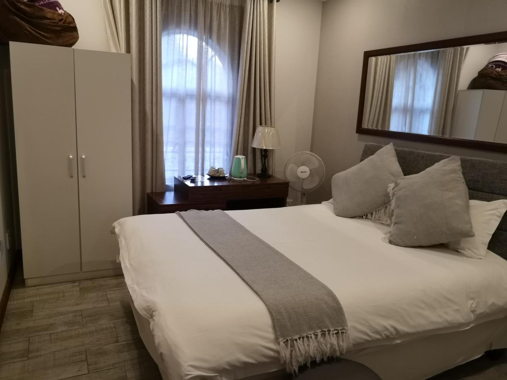 Lotus Guest House Йоханнесбург Экстерьер фото
