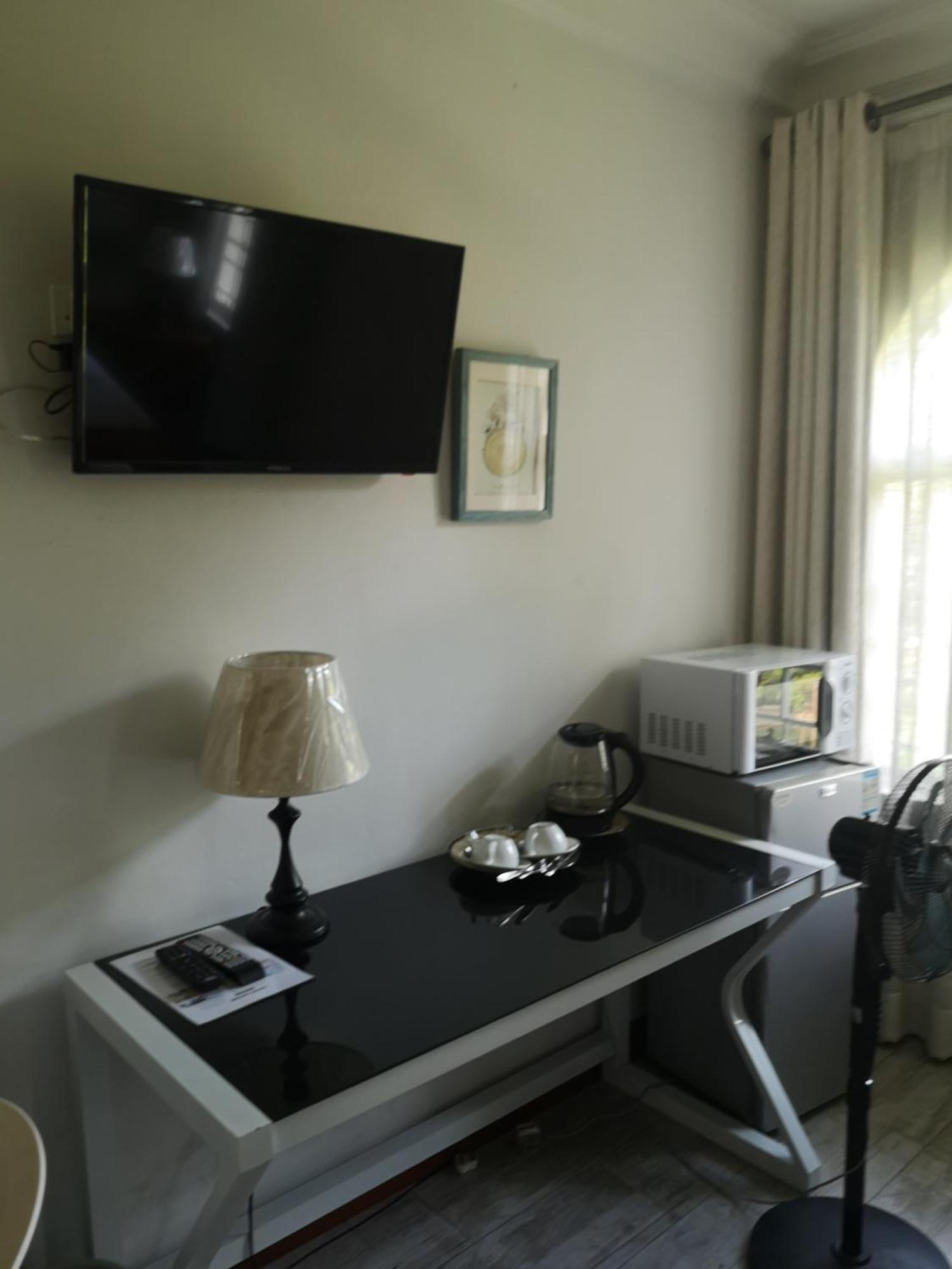 Lotus Guest House Йоханнесбург Экстерьер фото