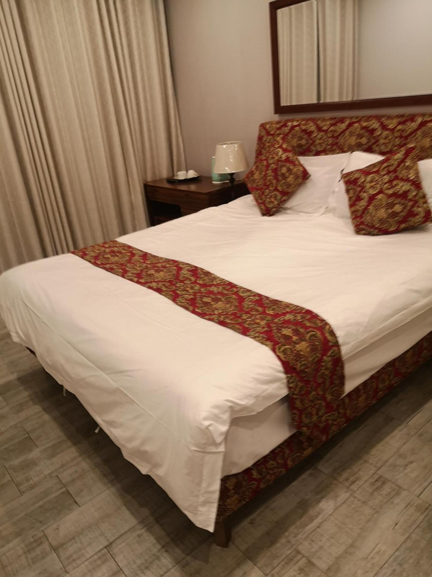 Lotus Guest House Йоханнесбург Экстерьер фото