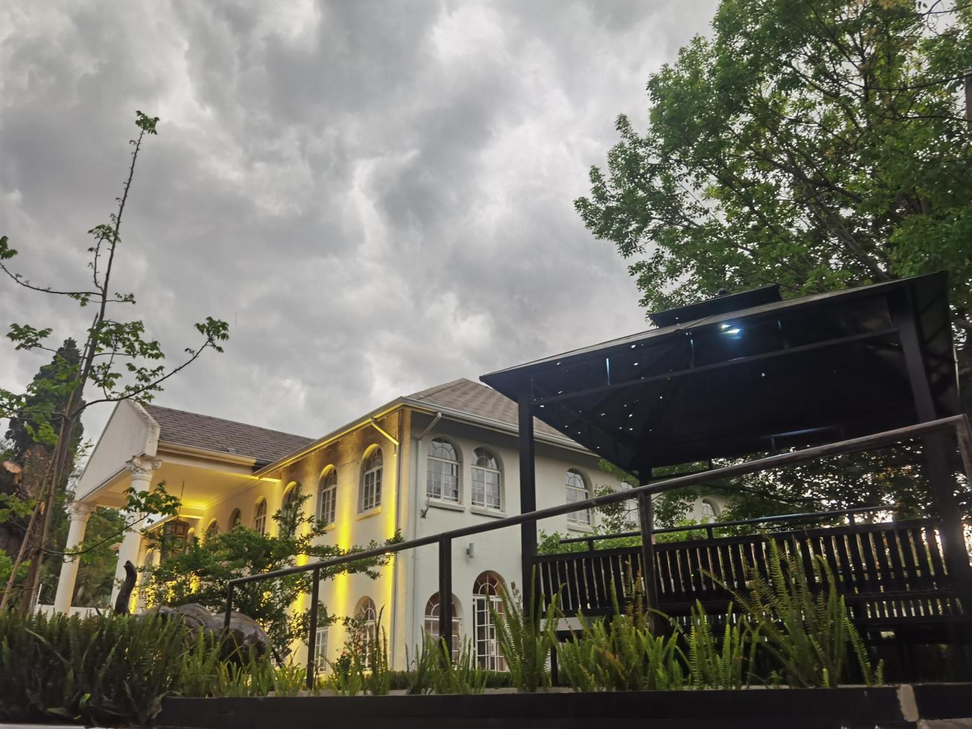 Lotus Guest House Йоханнесбург Экстерьер фото