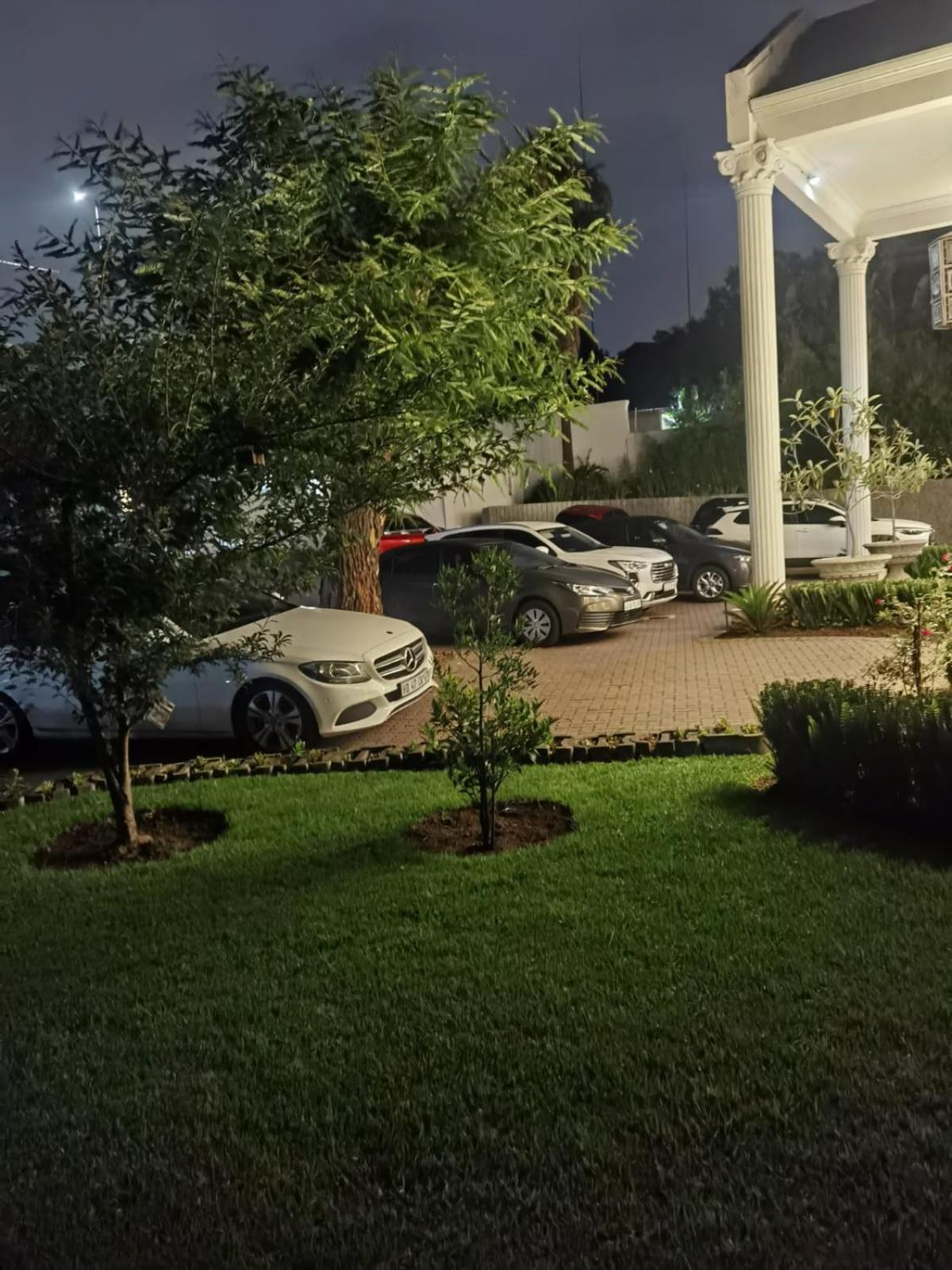 Lotus Guest House Йоханнесбург Экстерьер фото