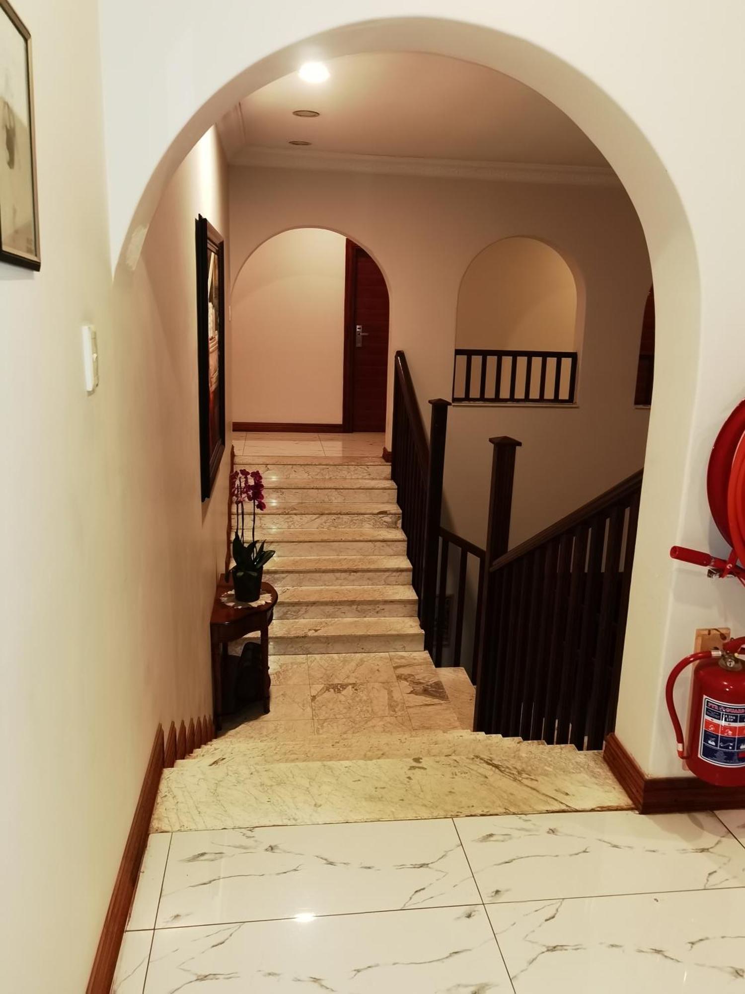 Lotus Guest House Йоханнесбург Экстерьер фото