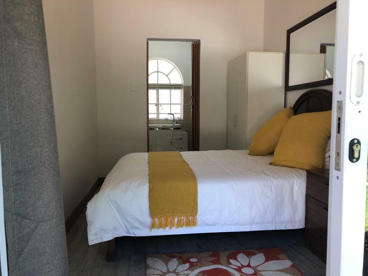 Lotus Guest House Йоханнесбург Экстерьер фото
